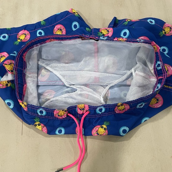 Men’s XL Party Shark swimming trunks blue with pineapples! - Picture 6 of 6